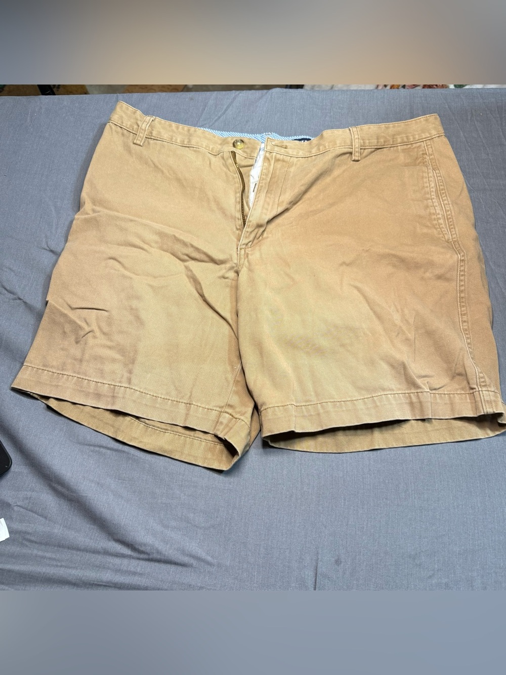 Chaps Men's Flat Front Shorts Tan